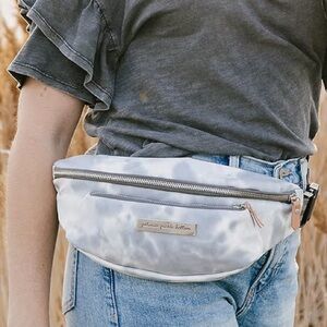 NWT Petunia Pickle Bottom All Around Belt Bag Smoke Gray